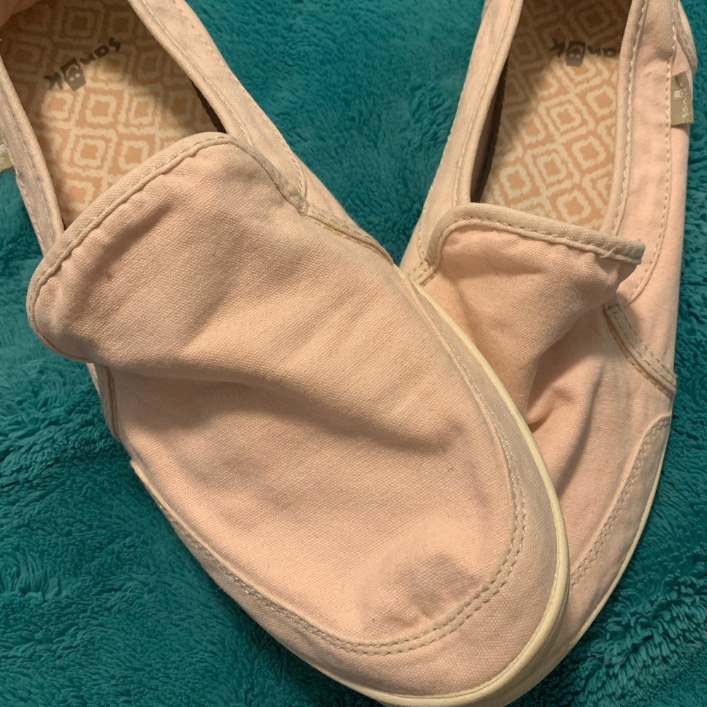 Sanuks Pink 9.5